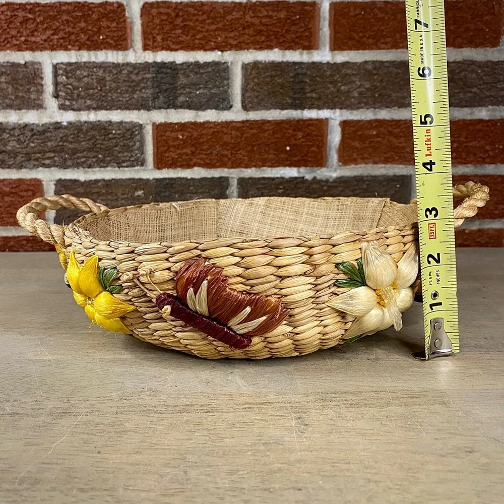 Vintage Casserole Holder Wicker Rafia Pyrex Carrier‎ Lined Basket Bees & Floral